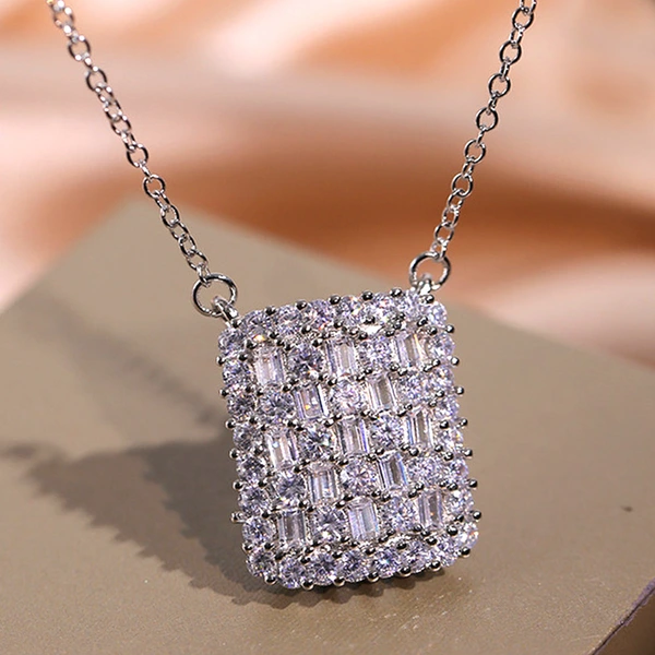 2022 best-selling full diamond inlaid zircon women's necklace high-end light luxury live broadcast popular clavicle chain