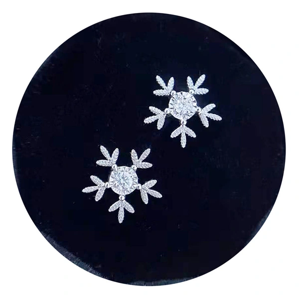 2022 Christmas gift earrings exquisite Christmas snowflake shiny zircon earrings versatile New Year earrings