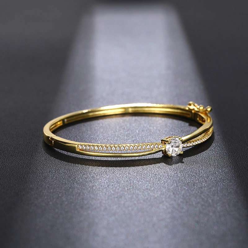 Popular European and American versatile bracelet for women, cross design, round zircon jewelry, elegant and exquisite niche jewelry