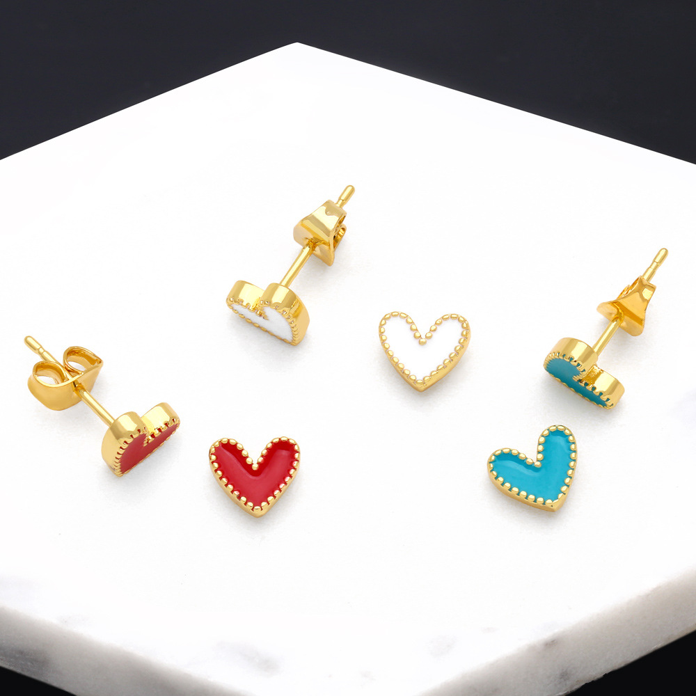Simple and small heart-shaped earrings for women, niche design, 18K gold-plated heart-shaped earrings era225