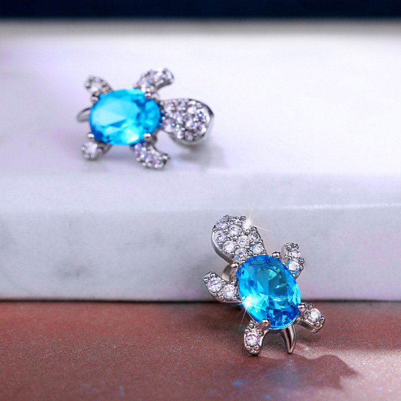 New creative cute turtle zircon earrings for women European and American style animal earrings with diamond earrings