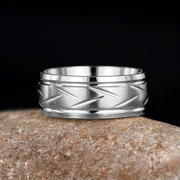  Cool and versatile simple ring with stylish texture and minimalist design, suitable for daily wear. Factory direct sales