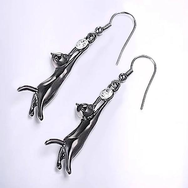 Hot selling European and American fashion cute cat earrings earrings jewelry supply students daily jewelry