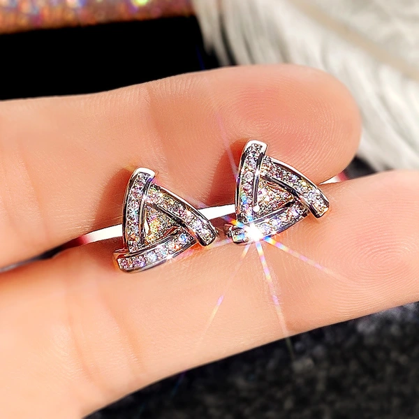 New inlaid step diamond triangle earrings for women exquisite super flash zircon temperament versatile commuter earrings