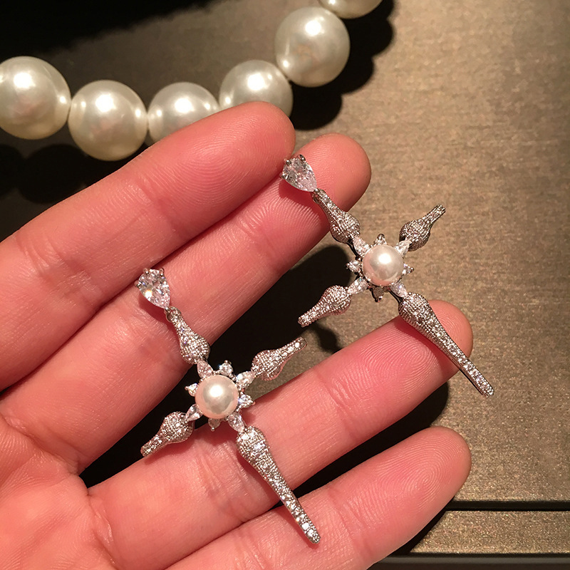 Factory direct sales Baroque earrings light luxury style high-end cross earrings imitation pearl princess jewelry