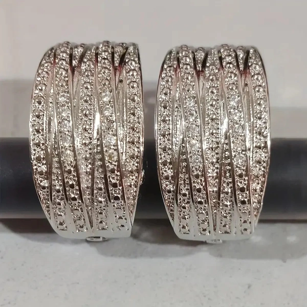 Cold style metal design earrings for women, niche personality, micro-inlaid zircon jewelry, fashionable internet celebrity earrings