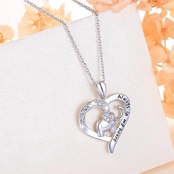   Hot selling heart-shaped necklace, fashionable and elegant elephant sweater chain, beautiful and elegant English female necklace
