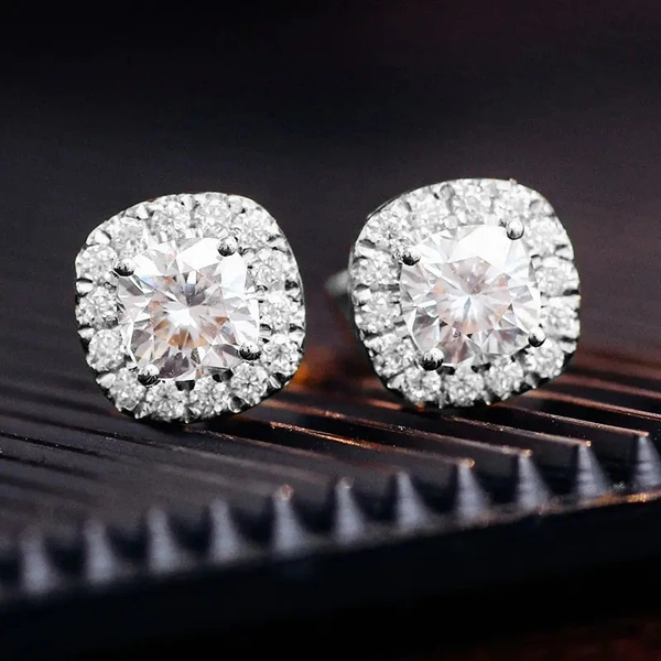 Manufacturer's new light luxury simple geometric earrings for women classic zircon temperament earrings fashionable daily accessories