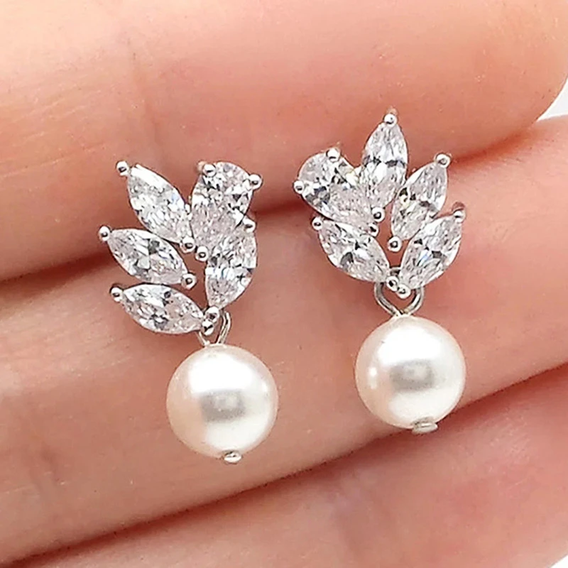 New copper inlaid AAA grade teardrop zircon earrings simple leaf shape imitation pearl all-match earrings for women