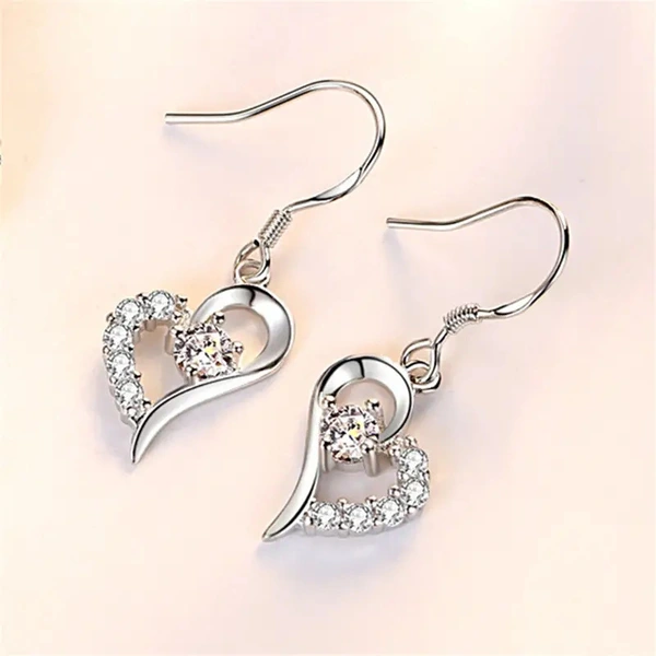  2024 new style trendy heart earrings Korean temperament long style net red earrings round face slimming earrings