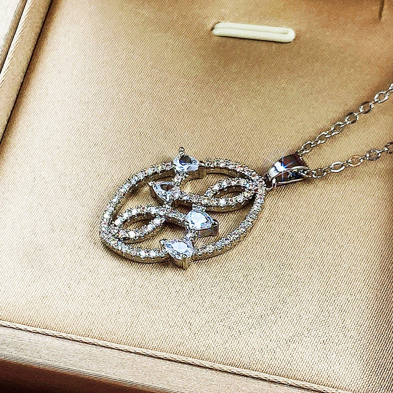 New retro versatile tree leaf necklace for women copper plated white gold zircon necklace clavicle chain