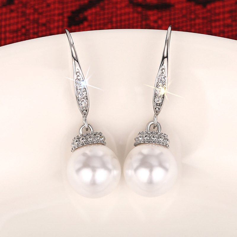  Fashionable and exquisite imitation pearl earrings for women, small fragrance style, light luxury style earrings, European and American super popular earrings