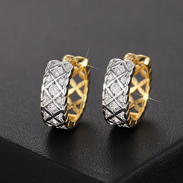 Hot selling electroplated two-color earrings for women, geometric light luxury diamond jewelry, French style elegant hot-selling earrings