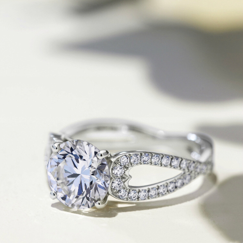  New zircon ring hollow cross four claws fashion design proposal wedding ring birthday gift ring