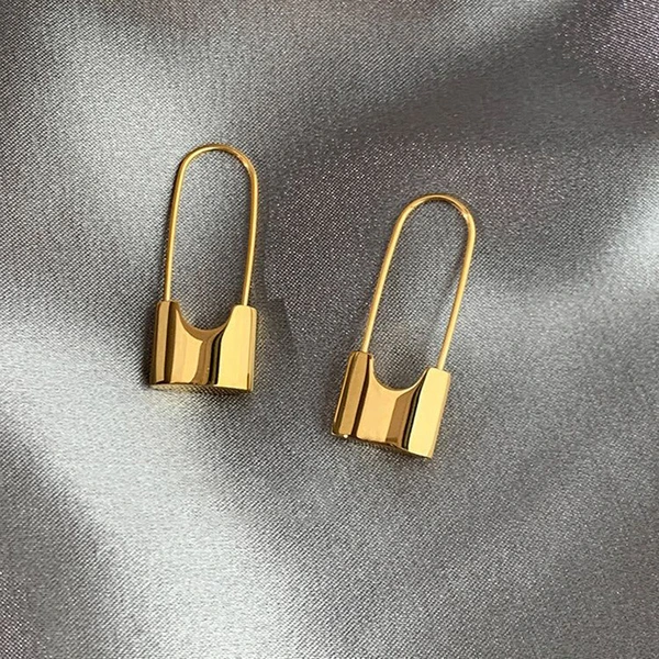 Minimalist metallic cool style earrings, fashionable designer style, lock-shaped earrings, factory direct sales