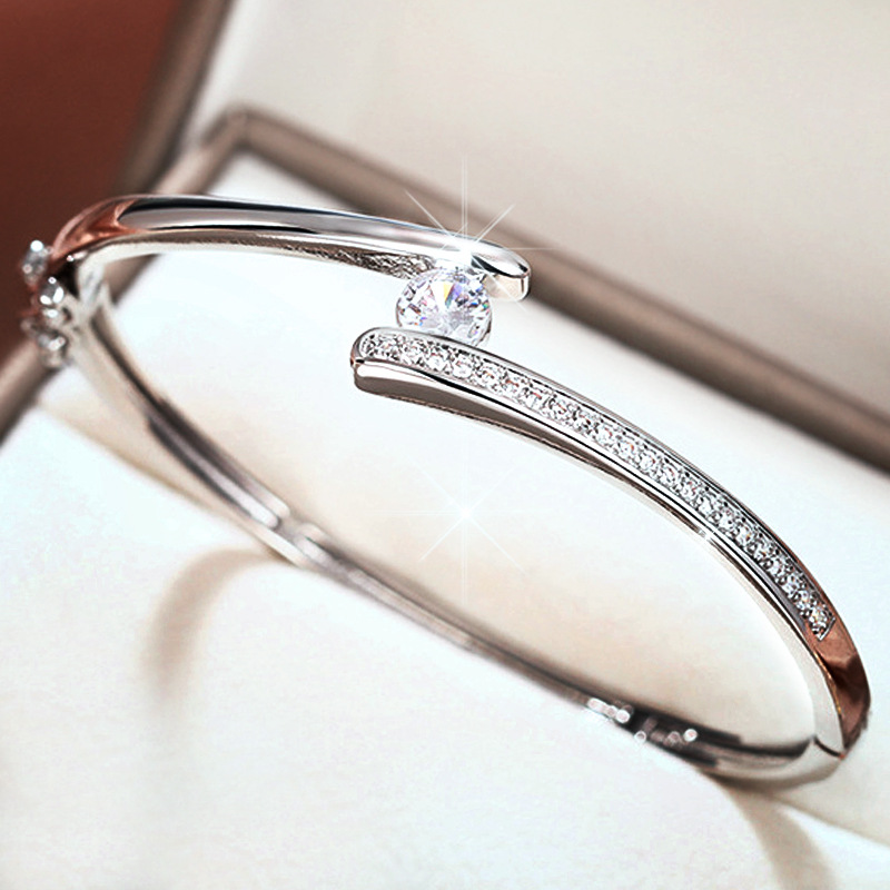 Source manufacturer's popular bracelet for women, simple personality niche jewelry, geometric lines, chic style, everyday style