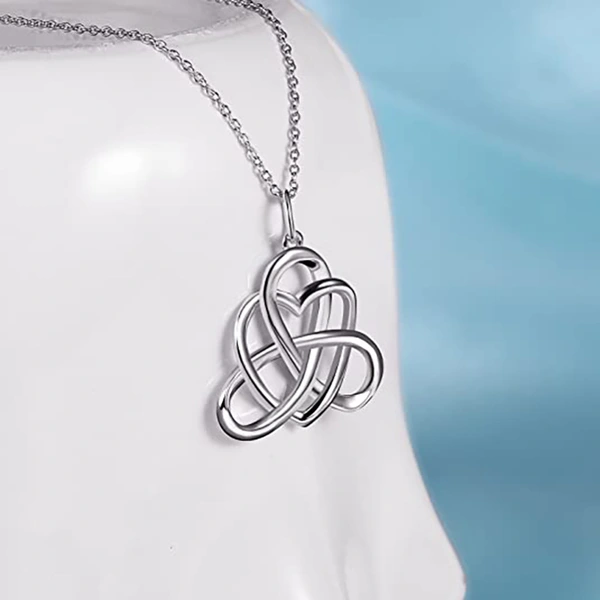 European and American fashion simple triangle necklace heart-shaped peach heart jewelry popular Chinese knot necklace