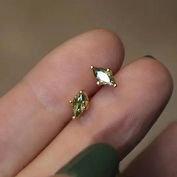 Simple style olive green earrings temperament versatile daily commuting earrings mini exquisite girls earrings