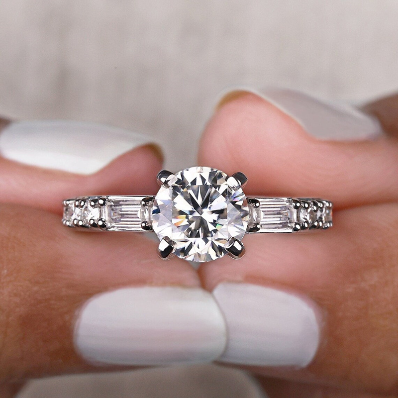  High-end light luxury style inlaid zircon ring women's exquisite four-claw engagement party ring shiny fashion accessories