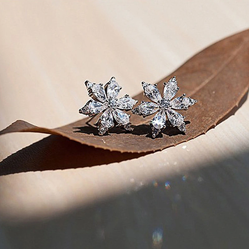 Japanese and Korean style new earrings simple snowflake flower inlaid diamond zircon earrings versatile slim student earrings