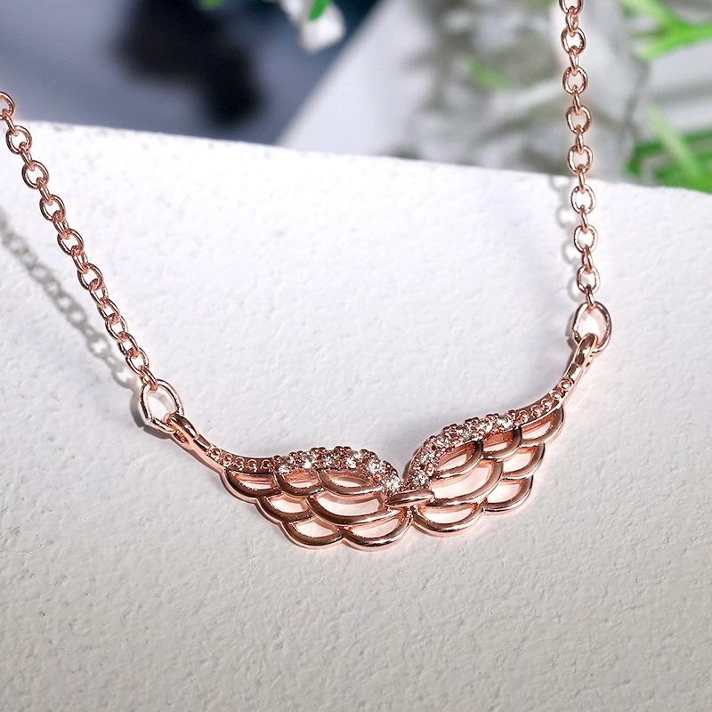  New European and American style exquisite feather wing pendant necklace for women Xiaohongshu recommended hot selling model