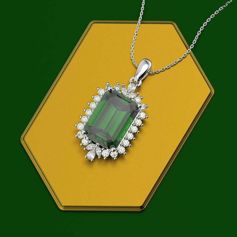 2022 New Jewelry Retro Luxury Emerald Green Zircon Pendant Necklace Women Hot Selling Necklace