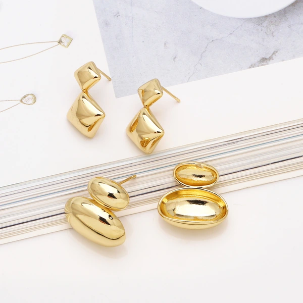 Clearance European and American simple shell earrings niche design copper plated 18k gold earring accessories erv38