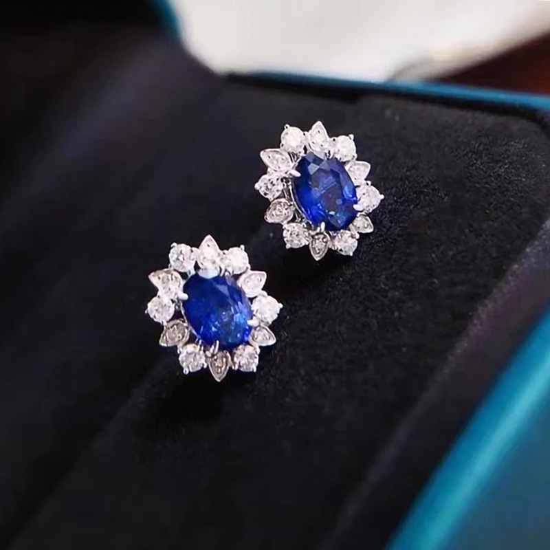 Light luxury style exquisite earrings for women inlaid with zircon ladies banquet earrings high-end shiny fashion jewelry