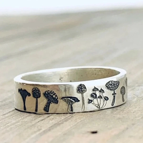  Metal blackened retro distressed ring for women, embossed mushroom pastoral ring, daily wear niche jewelry