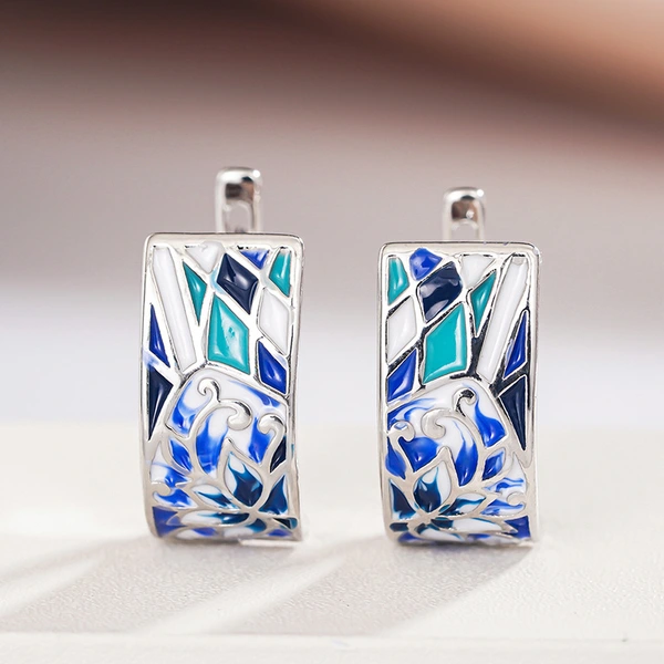 New style earrings for women, blue and white porcelain, smudged oil painting, small fresh new Chinese style jewelry