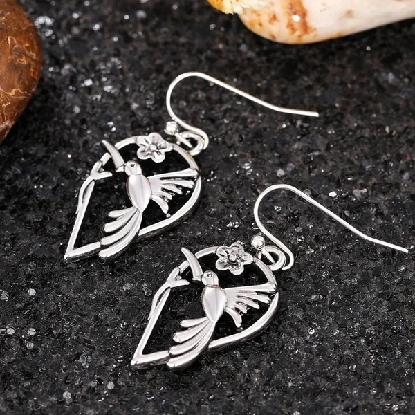  Japanese and Korean retro hummingbird earrings street trendy hip-hop fashion flower pendant bird all-match earrings for women