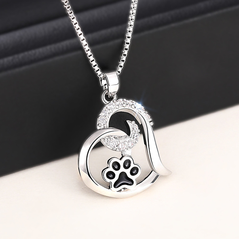  Cat claw glue heart-shaped pendant European and American cute creative dog claw necklace hot selling fashion women's necklace
