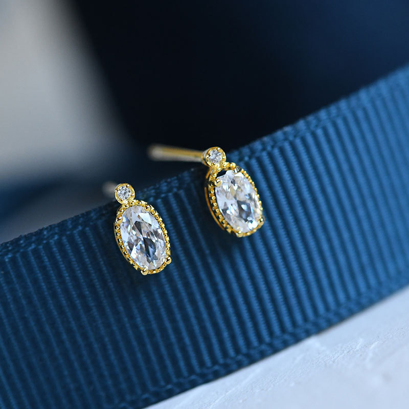  Manufacturers wholesale simple exquisite small earrings mini earrings daily accessories French retro popular style