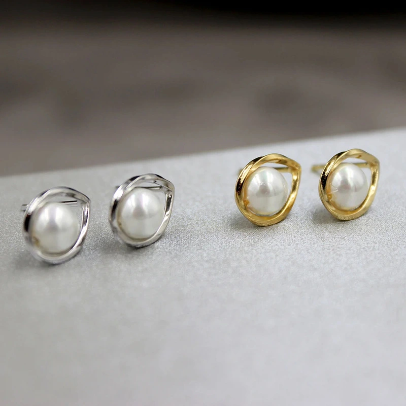  High-end simple earrings fashionable daily commuting all-match imitation pearl earrings Mobius ring earrings