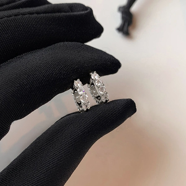 Live hot selling exquisite fashion earrings for women inlaid with zircon sparkling jewelry chic style hot style