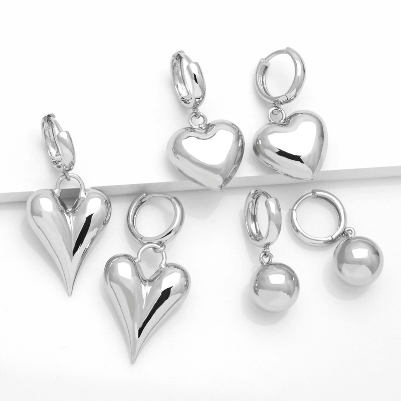 European and American simple fashion love earrings personality versatile retro round peach heart pendant earrings female ery67