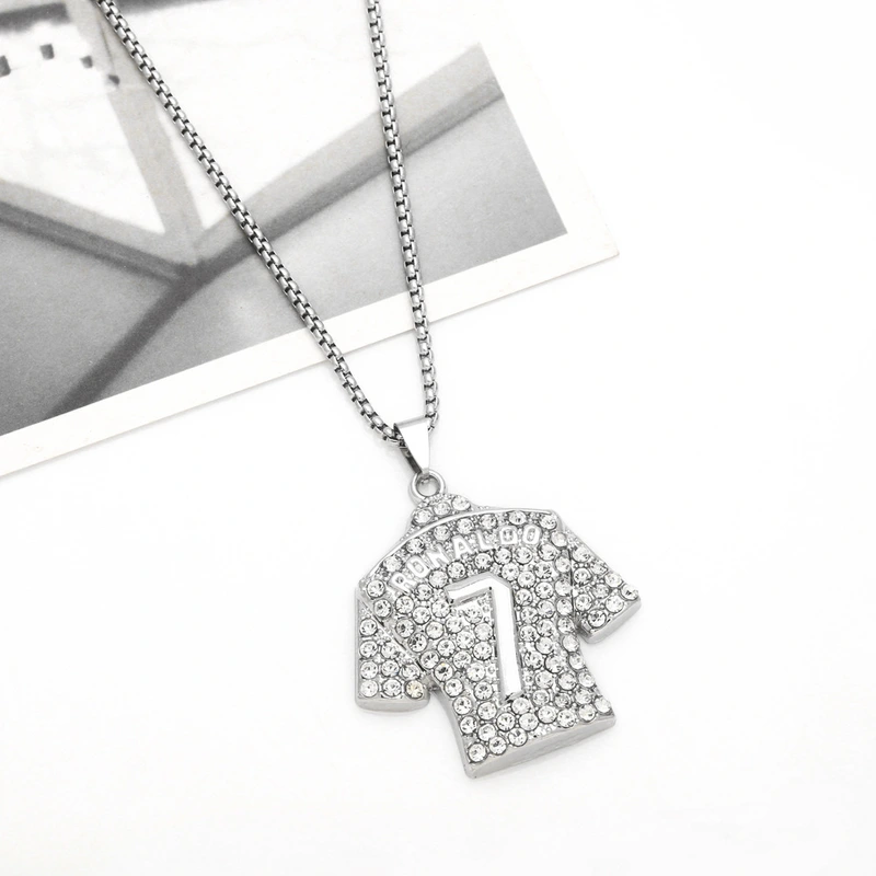 European and American hip-hop jewelry inlaid with rhinestones Ronaldo No. 7 jersey pendant necklace long sweater chain nkb314