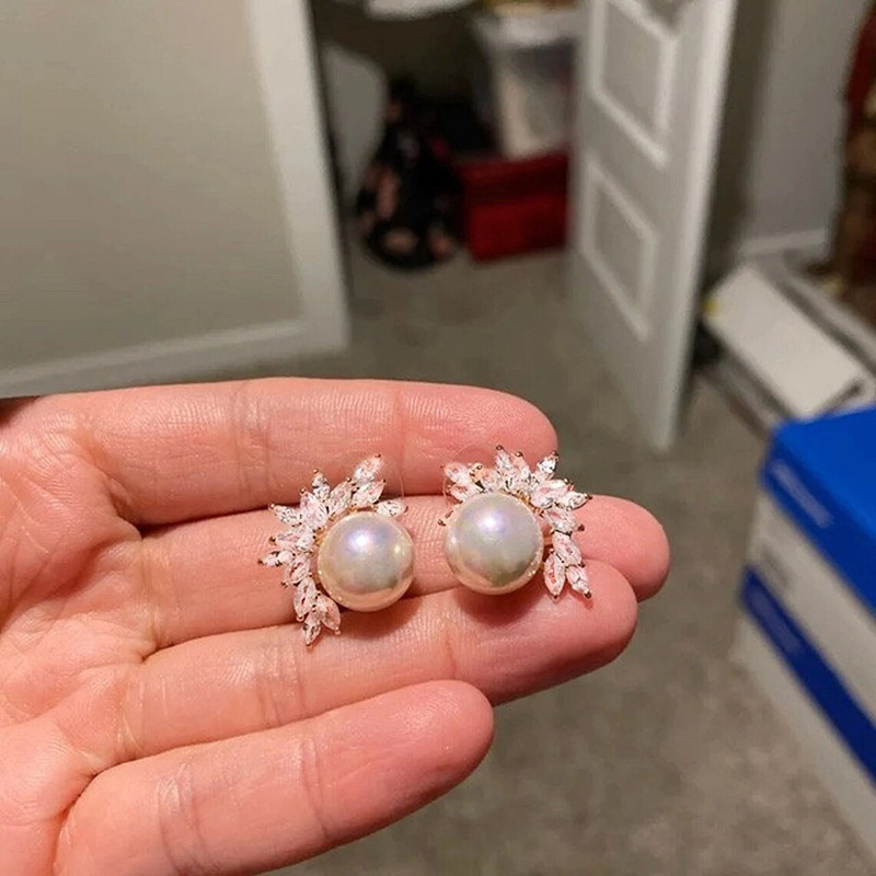 Retro imitation pearl earrings night pearl flower exaggerated lady earrings lady afternoon tea earrings women