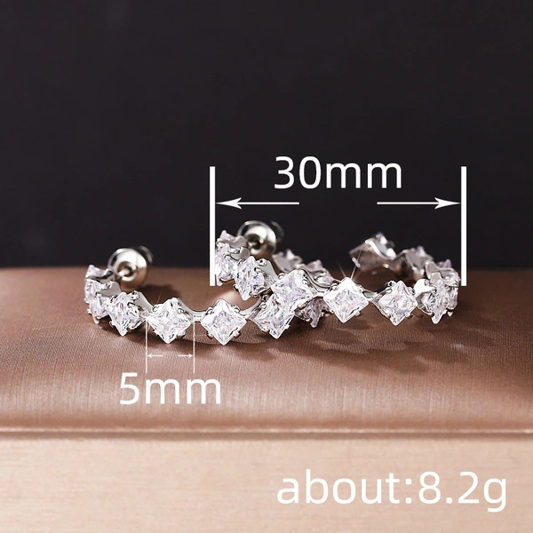  European and American simple diamond-shaped earrings, high-end and luxurious earrings, Korean Dongdaemun earrings for women