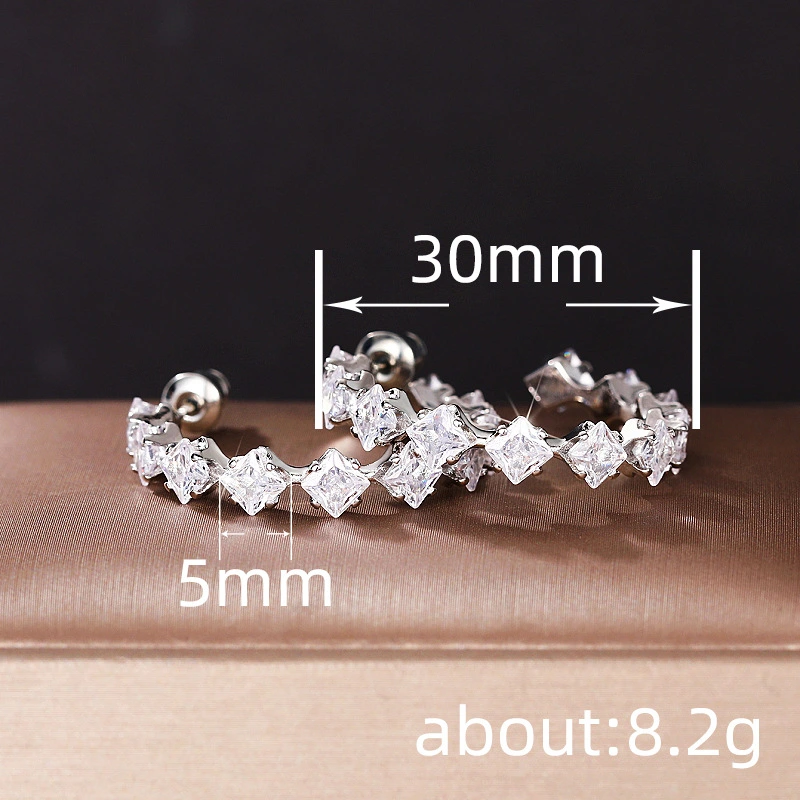  European and American simple diamond-shaped earrings, high-end and luxurious earrings, Korean Dongdaemun earrings for women