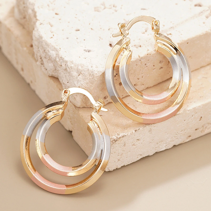 Hot selling metal multi-color fashionable earrings for ladies Middle Eastern light luxury style factory direct sales super hot style