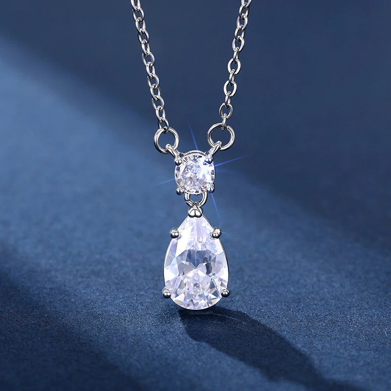 Pure and clear super shining temperament set teardrop-shaped light luxury earrings and necklaces fashionable banquet earrings and necklaces