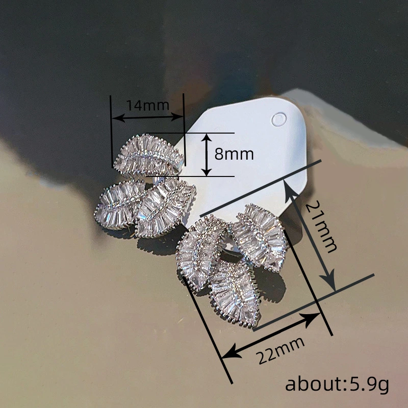 Factory direct sales of leaf sparkling zircon jewelry, fashionable and elegant personality, popular online celebrity design, super hot style
