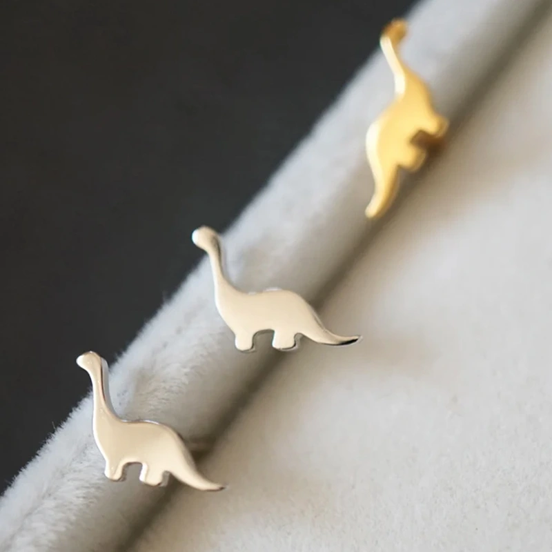 Fun dinosaur earrings for women, Japanese and Korean style, niche design, mini animal earrings, Yiwu jewelry wholesale