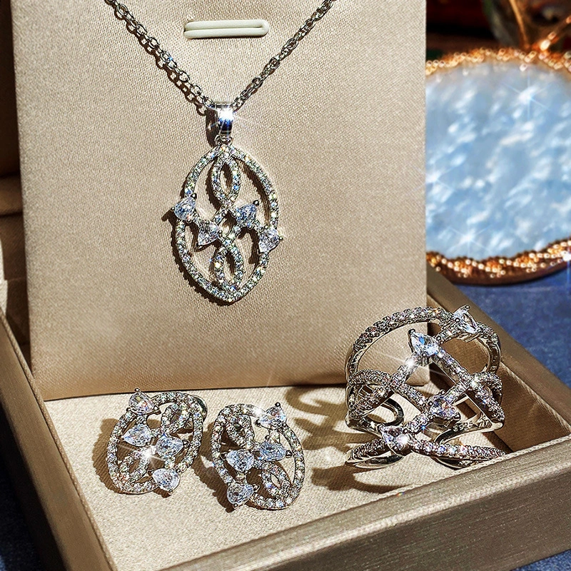 New retro versatile tree leaf jewelry three-piece set for women, copper inlaid zircon necklace set