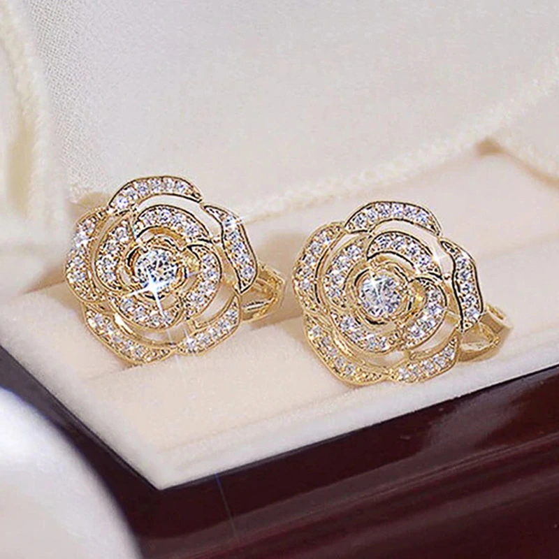 Sweet and elegant 3D flower earrings with roses, fashionable and versatile, factory direct sales