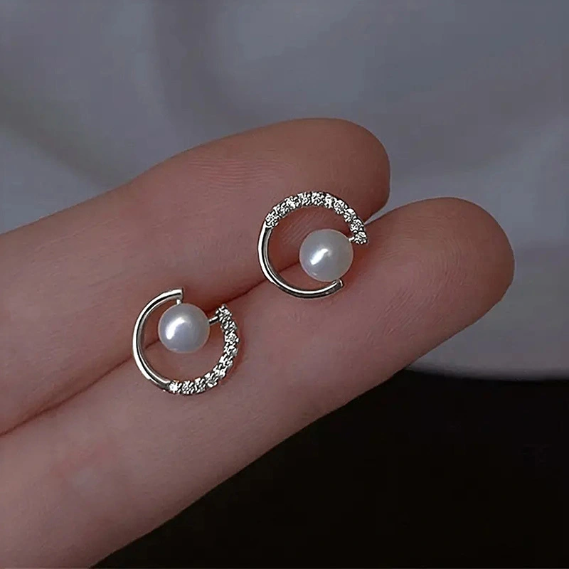 Ladies imitation pearl earrings for women, circle design, micro-inlaid zircon earrings, exquisite and fashionable earrings