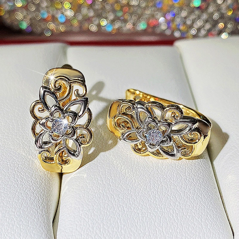 Retro ethnic style earrings exquisite hollow pattern color separation earrings European and American fashion new style earrings