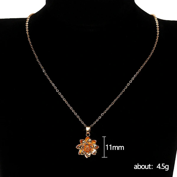   Hot selling new fashion and atmospheric lotus shape pendant personality all-match girls clavicle necklace