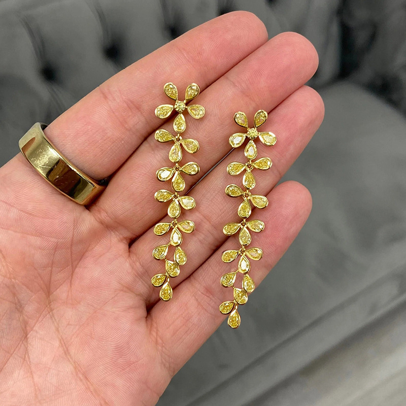  Manufacturers wholesale exquisite creative earrings for women long water drop flower accessories evening dress light luxury style jewelry